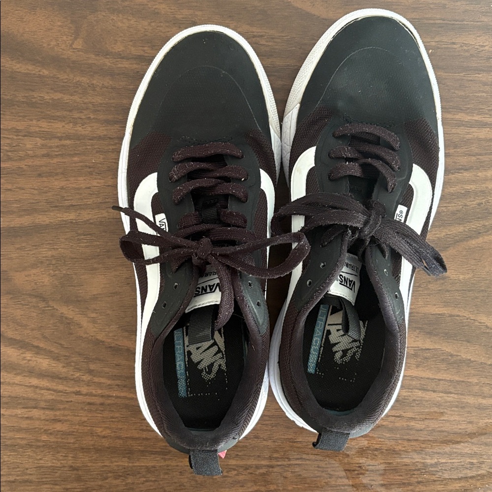 Vans Classic Black and White ultra range Shoes